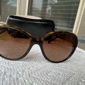 Chanel sunnies